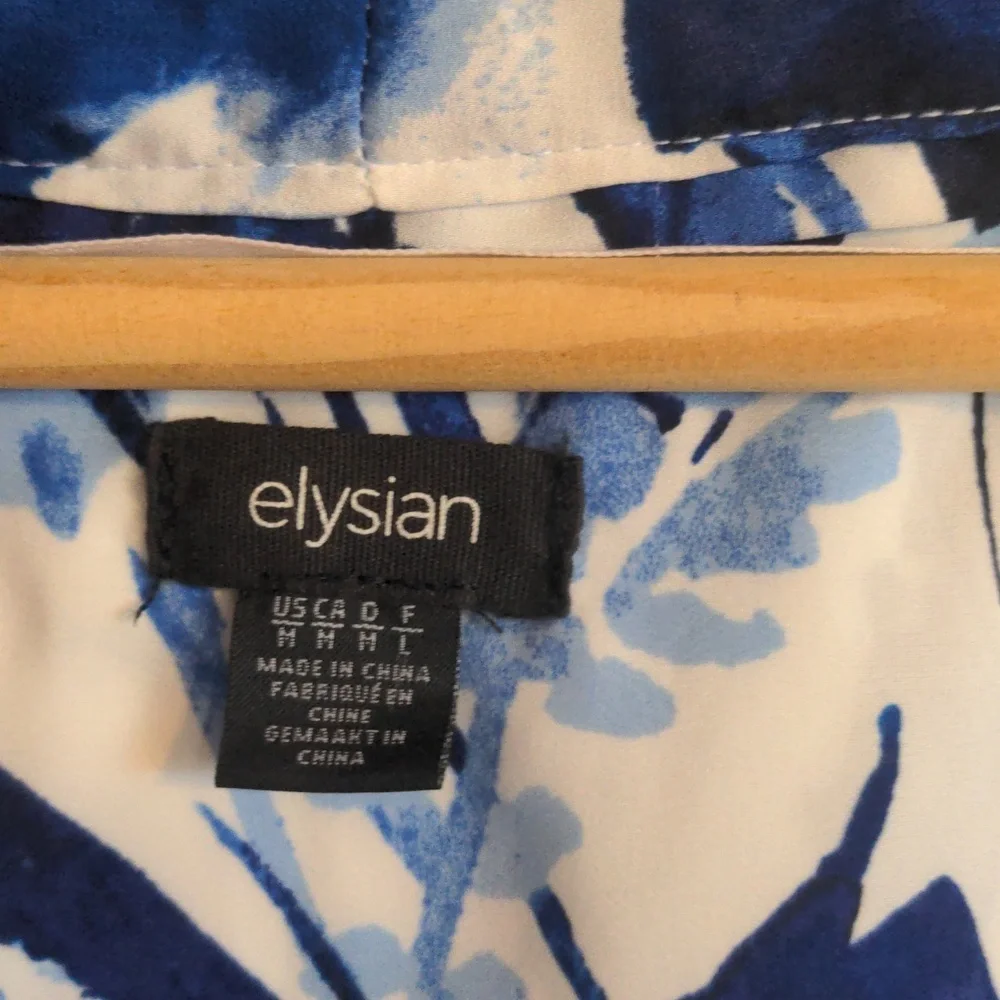 Blue and white floral robe - Picture 3 of 4